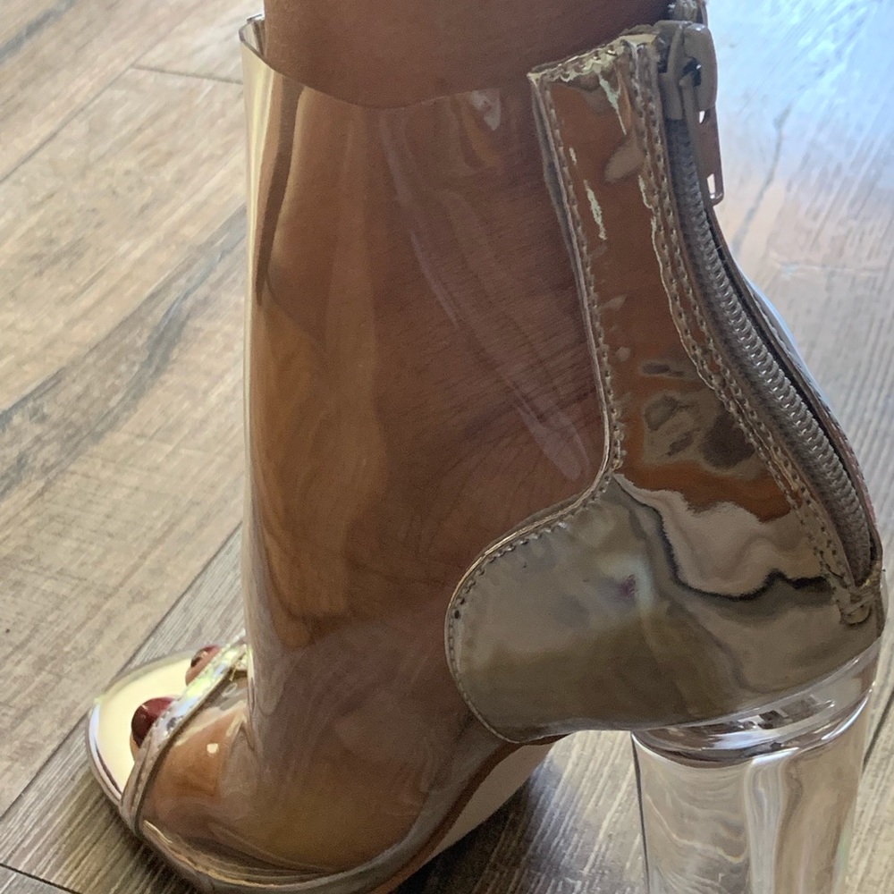 Shoes - Picture 3 of 6